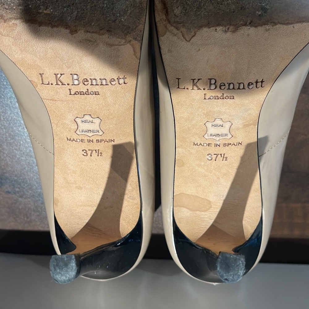 LK Bennett London Bruton Tan and Black round toed heels EU 37.5 (US 7) - Picture 8 of 8